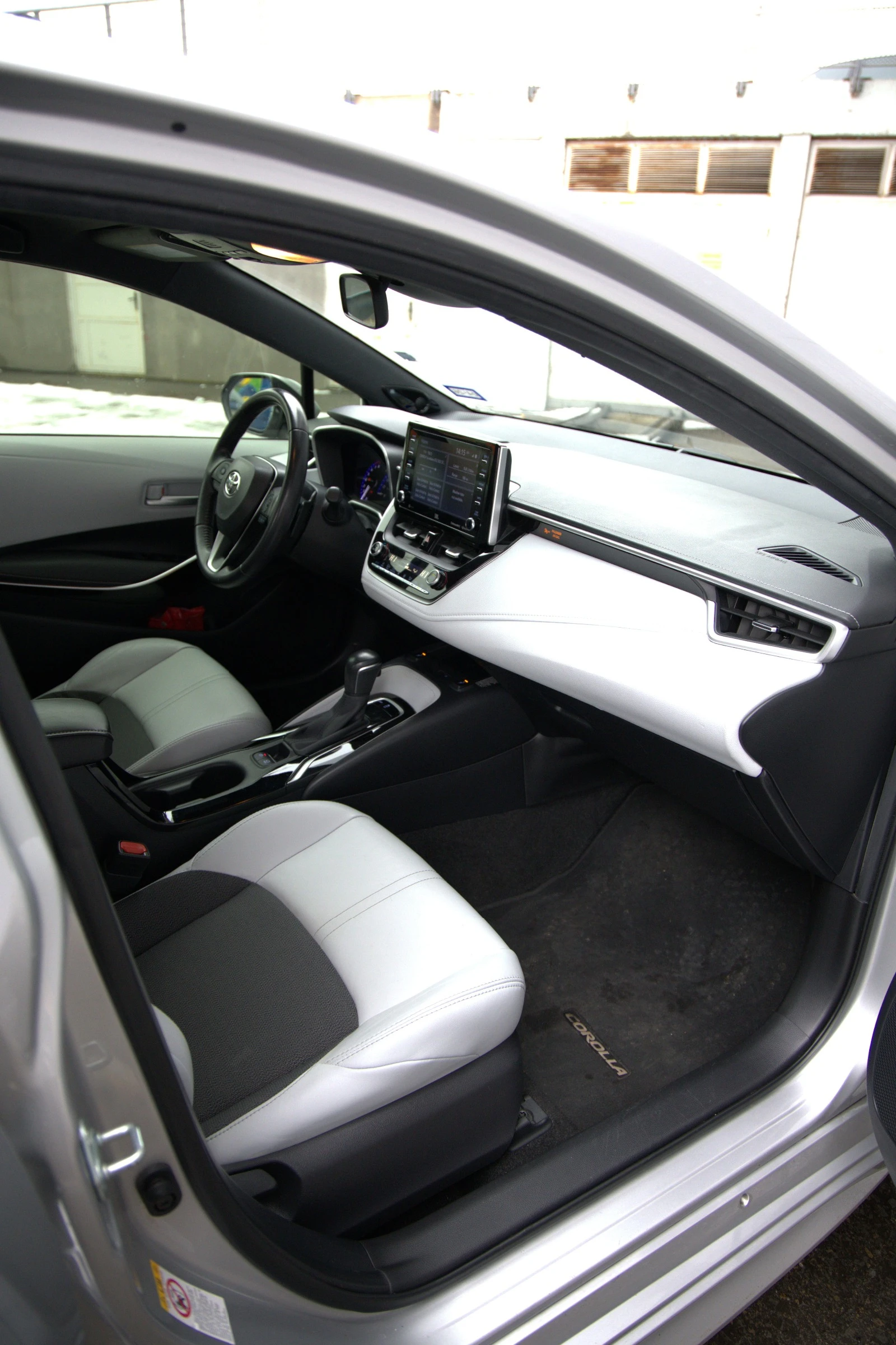 Toyota Corolla 2.0i | Mobile.bg � ����������� 11