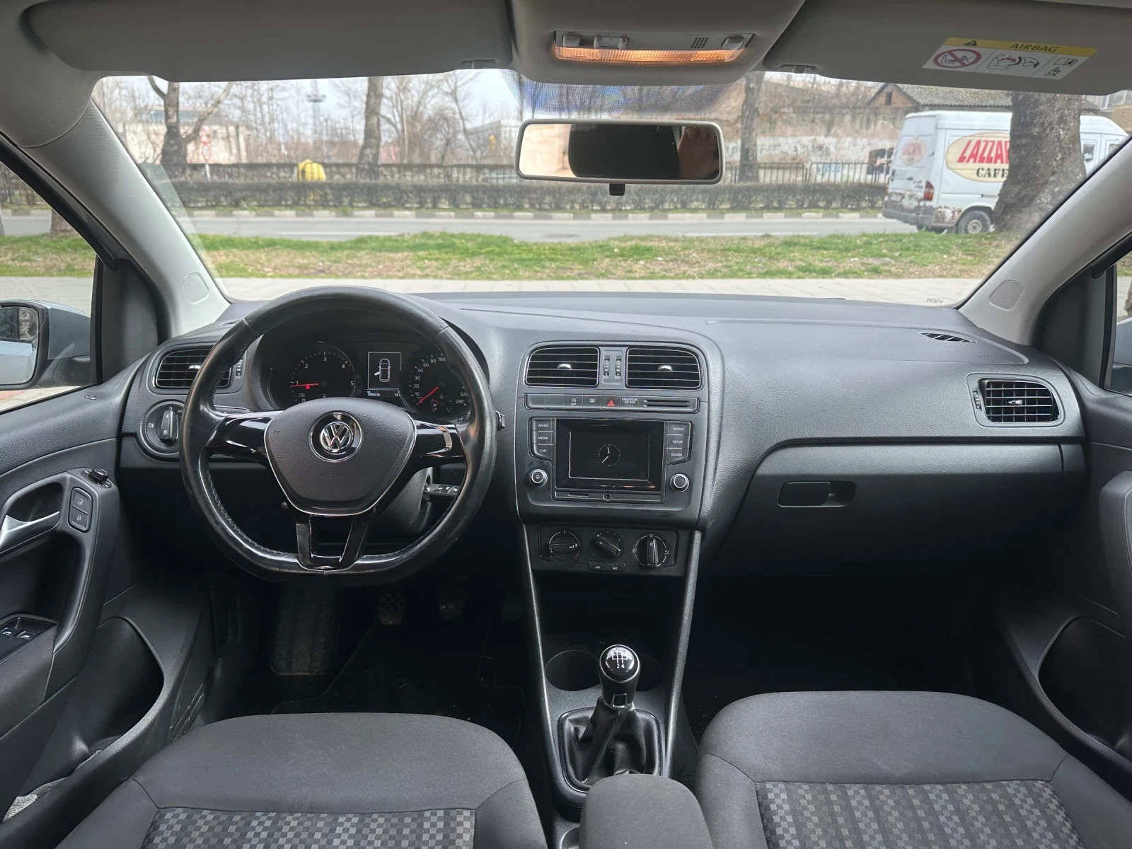 VW Polo 1.6 90 кс TDI Bluemotion, снимка 7 - Автомобили и джипове - 53669768