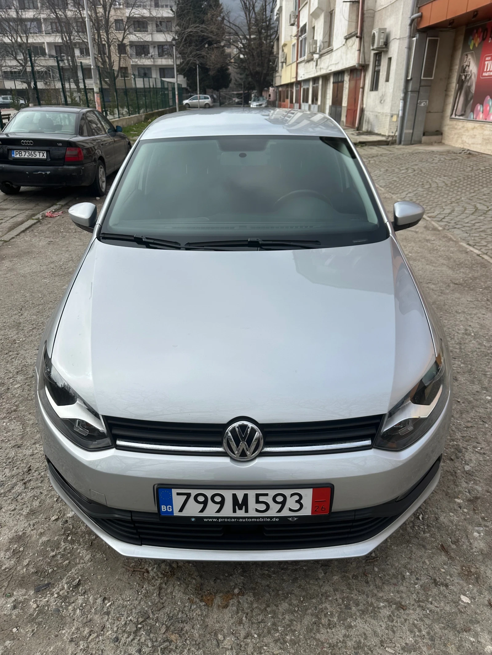 VW Polo 1.6 90 кс TDI Bluemotion, снимка 2 - Автомобили и джипове - 53669768