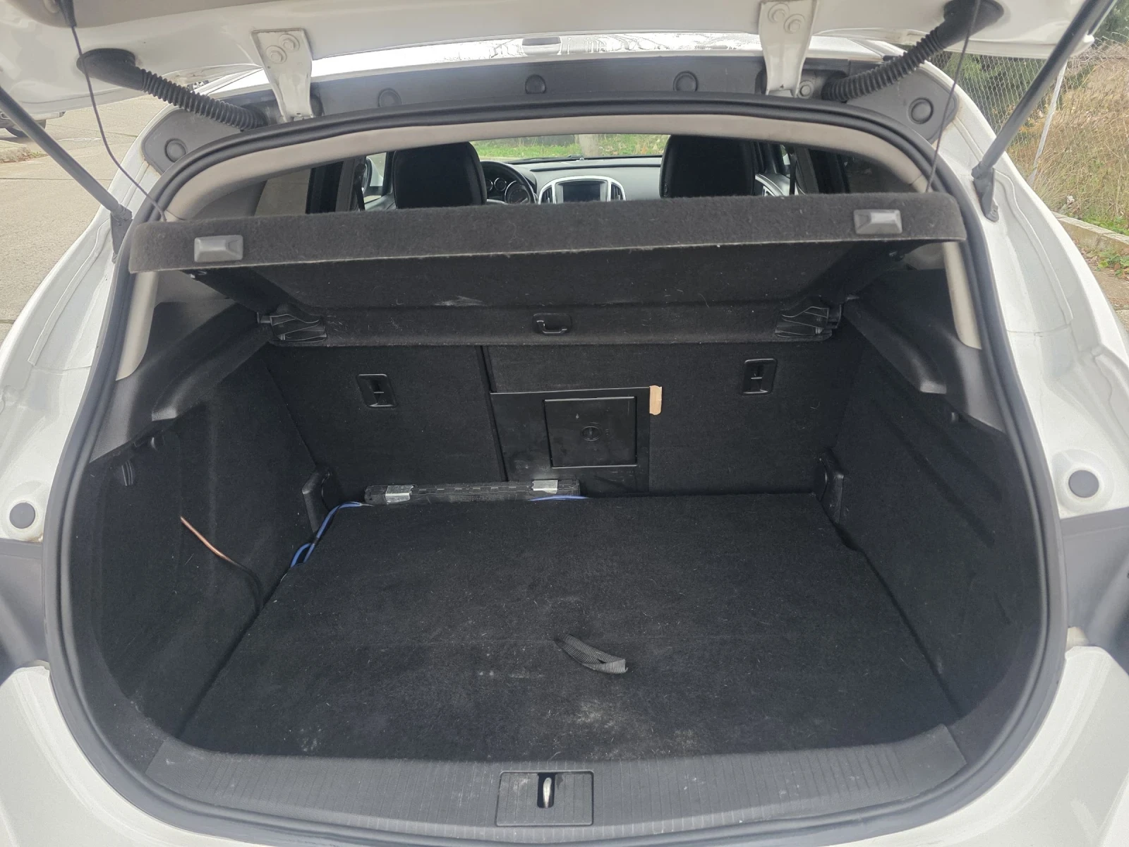 Opel Astra 1.6т бензин/газ 180кс, снимка 8 - Автомобили и джипове - 53965507