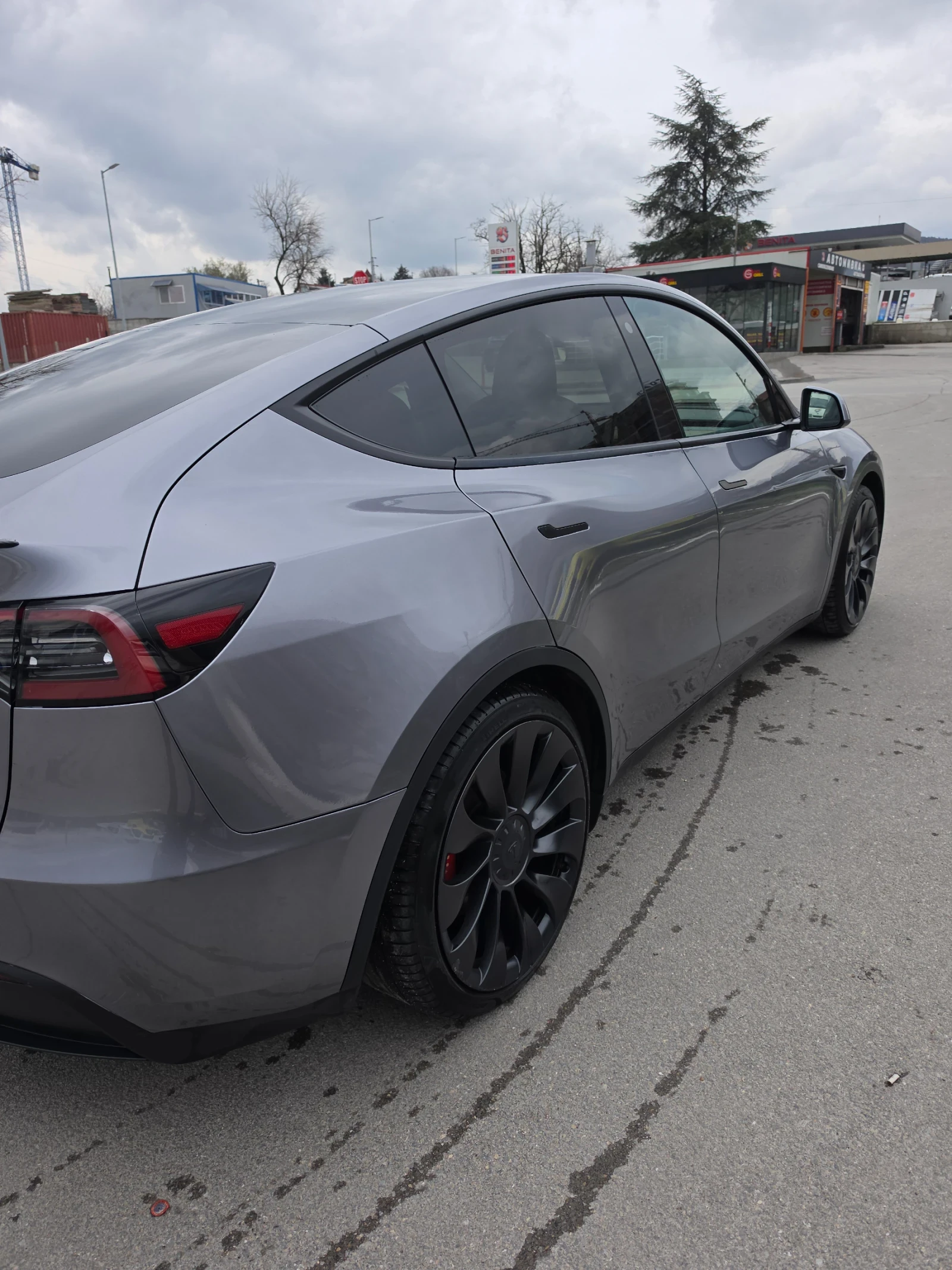 Tesla Model Y Performance, снимка 4 - Автомобили и джипове - 54159816