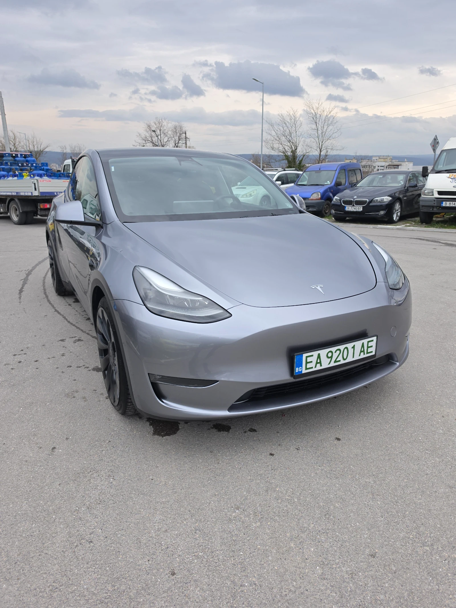 Tesla Model Y Performance, снимка 2 - Автомобили и джипове - 54159816