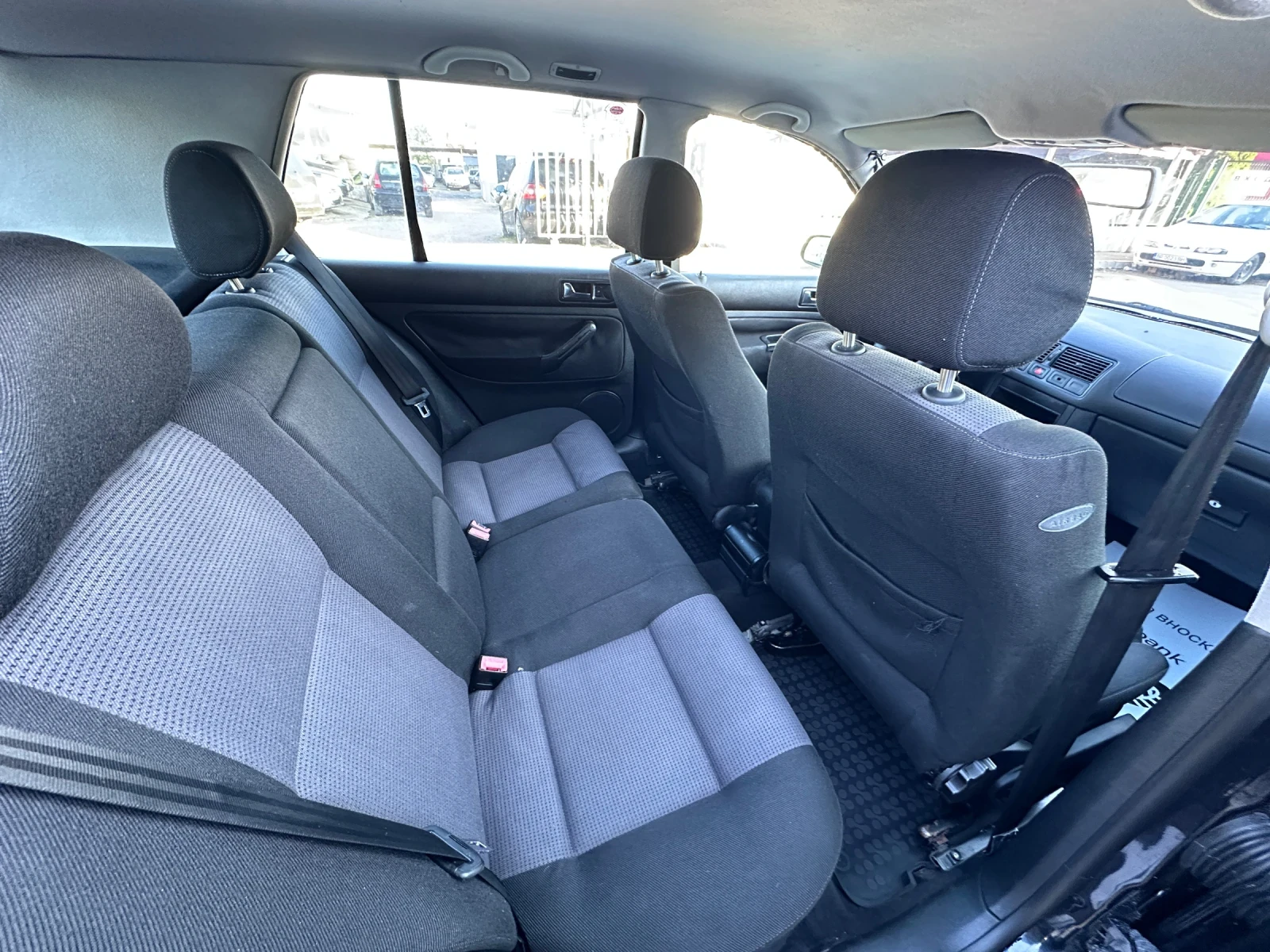 VW Golf 1.9TDI - КЛИМАТРОНИК, снимка 12 - Автомобили и джипове - 54286723