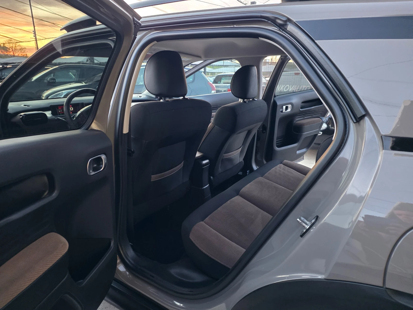 Citroen C4 Cactus 1.2I-110�.� EURO 6B-���������-��������� | Mobile.bg � ����������� 15