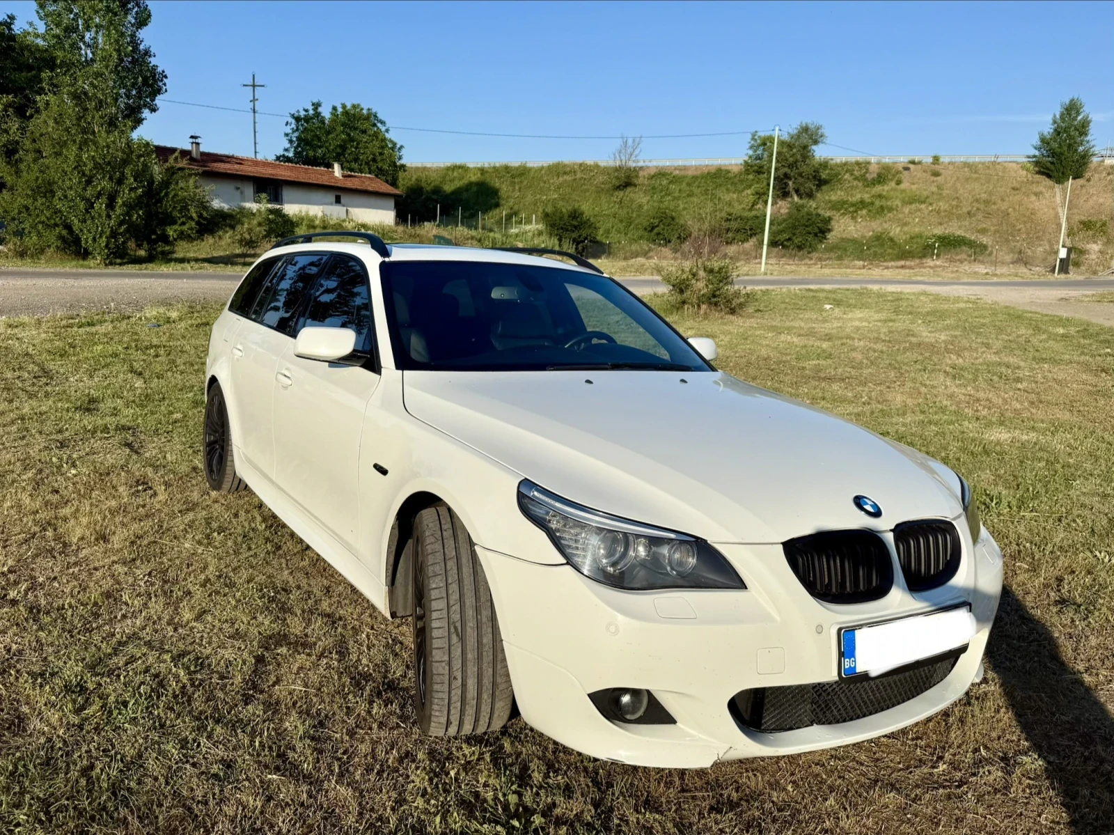 BMW 530 BMW 530xd Touring M Sport xDrive | Digital Cockpit, снимка 3 - Автомобили и джипове - 55055065