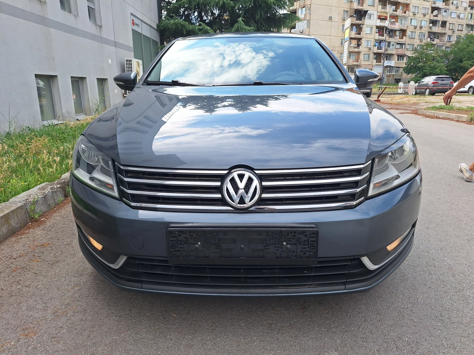 VW Passat 1.6tdi 105kc, снимка 2 - Автомобили и джипове - 55137014