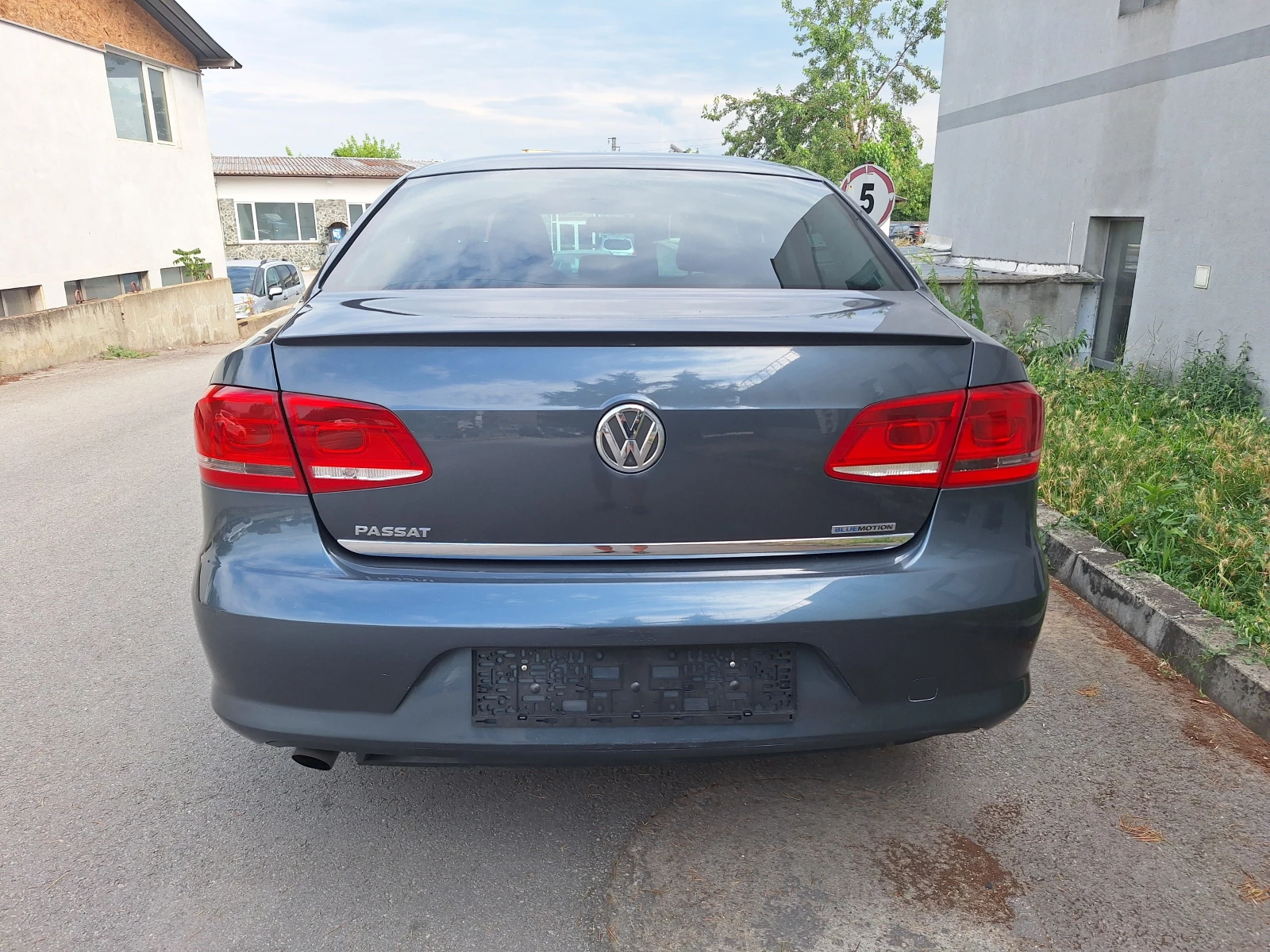 VW Passat 1.6tdi 105kc, снимка 7 - Автомобили и джипове - 55137014