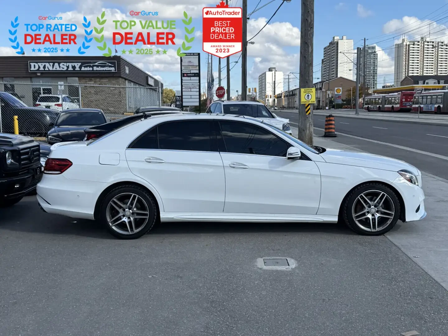 Mercedes-Benz E 400 4MATIC /AMG SPORT | PANO | HARMAN KARDON, снимка 4 - Автомобили и джипове - 55151996