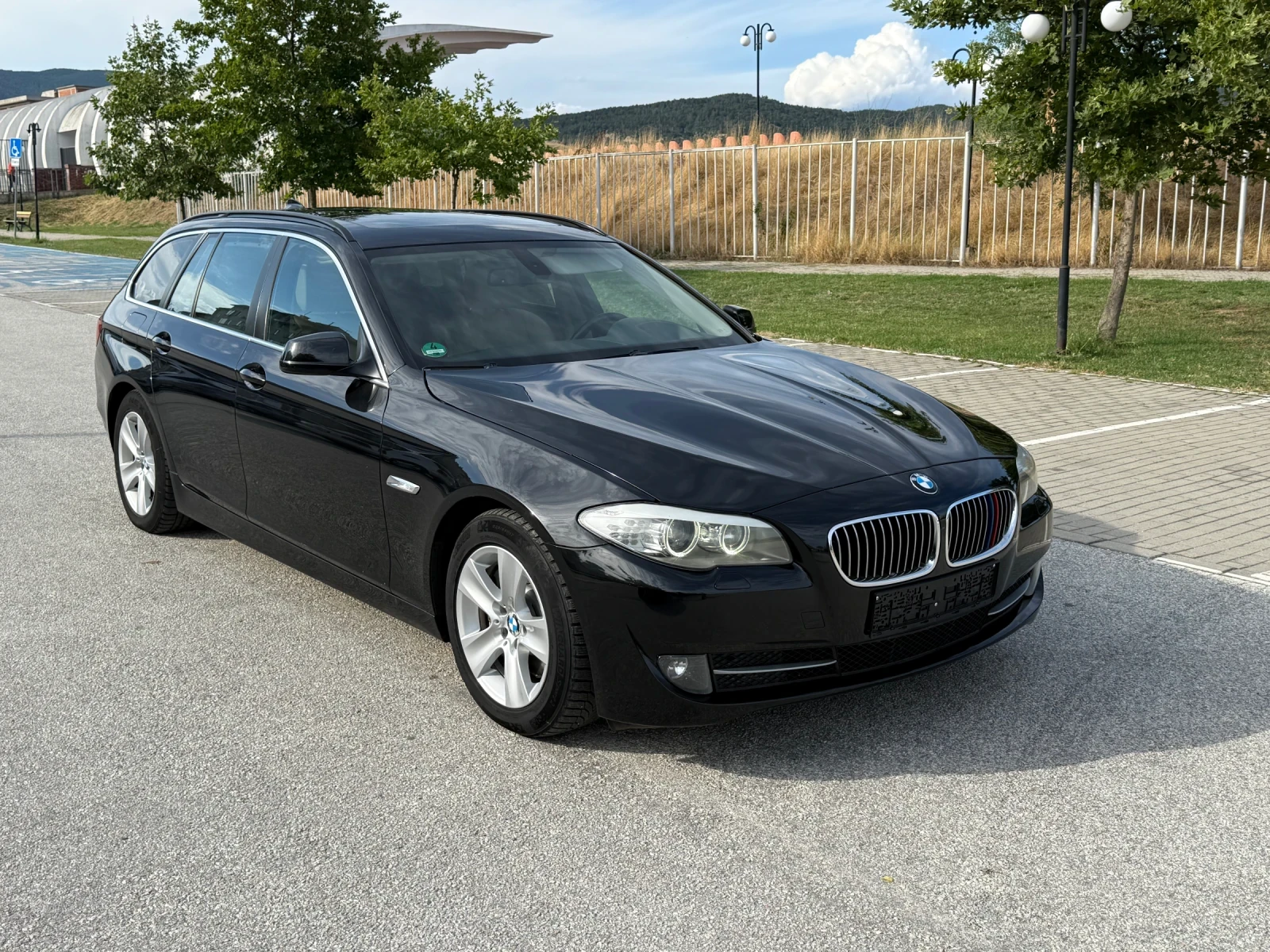 BMW 530 HEAD-UP* ПАНОРАМА* ЛИЗИНГ/БАРТЕР, снимка 3 - Автомобили и джипове - 55255719