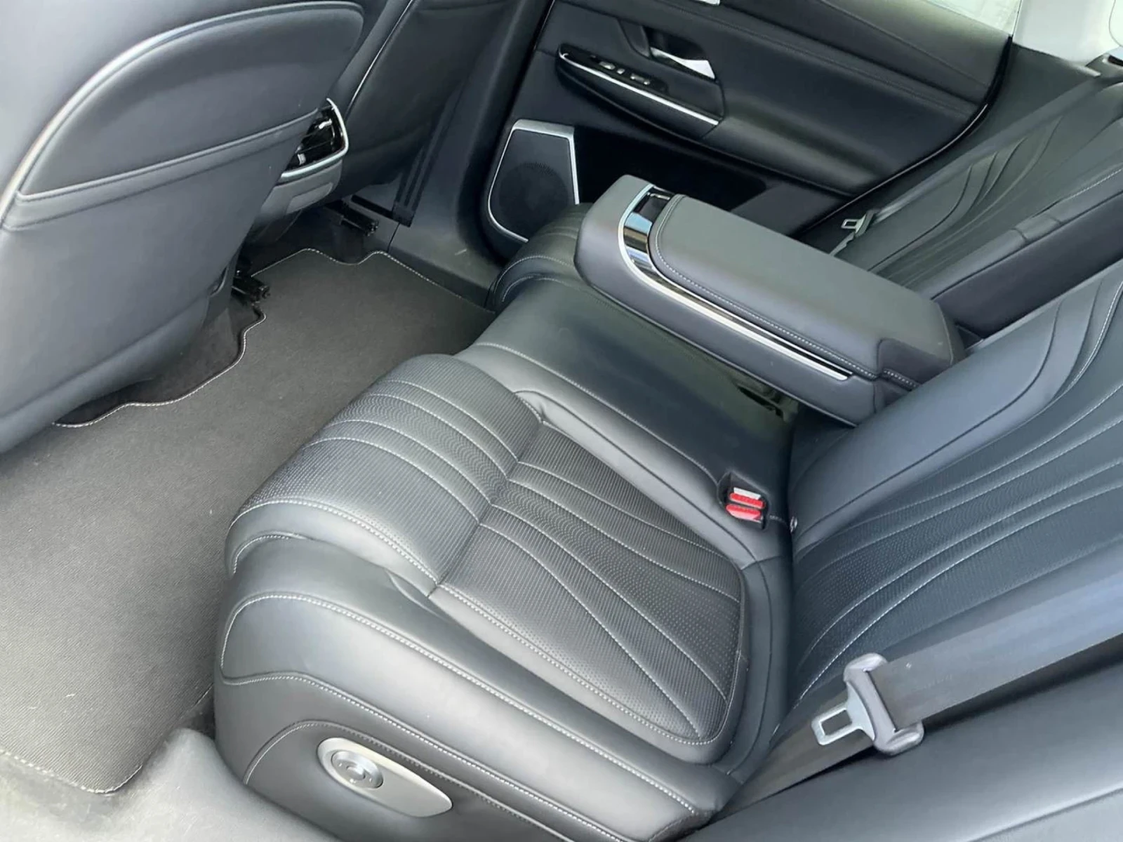 Xpeng G9 AWD 4X4 98KWH 551КС. , снимка 15 - Автомобили и джипове - 55444167