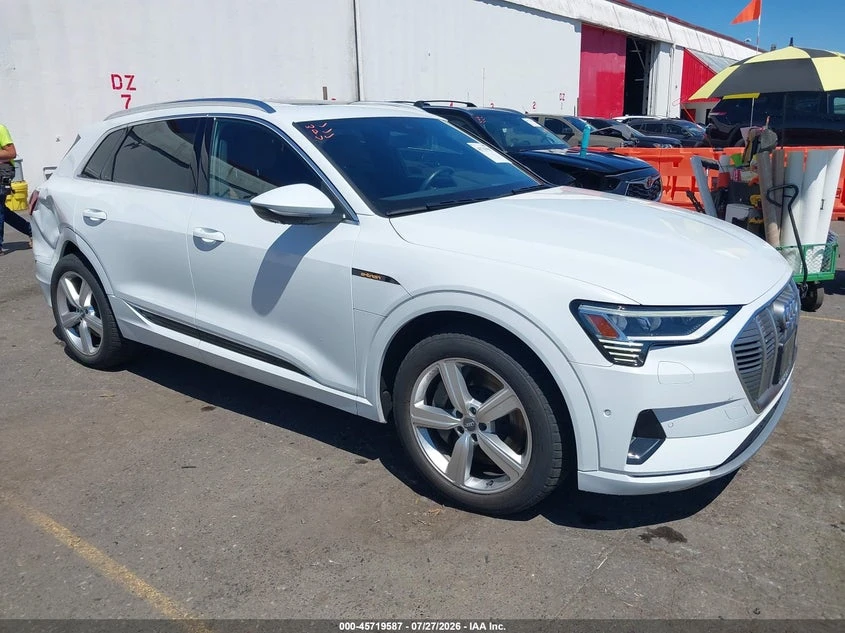 Audi E-Tron Premium Plus