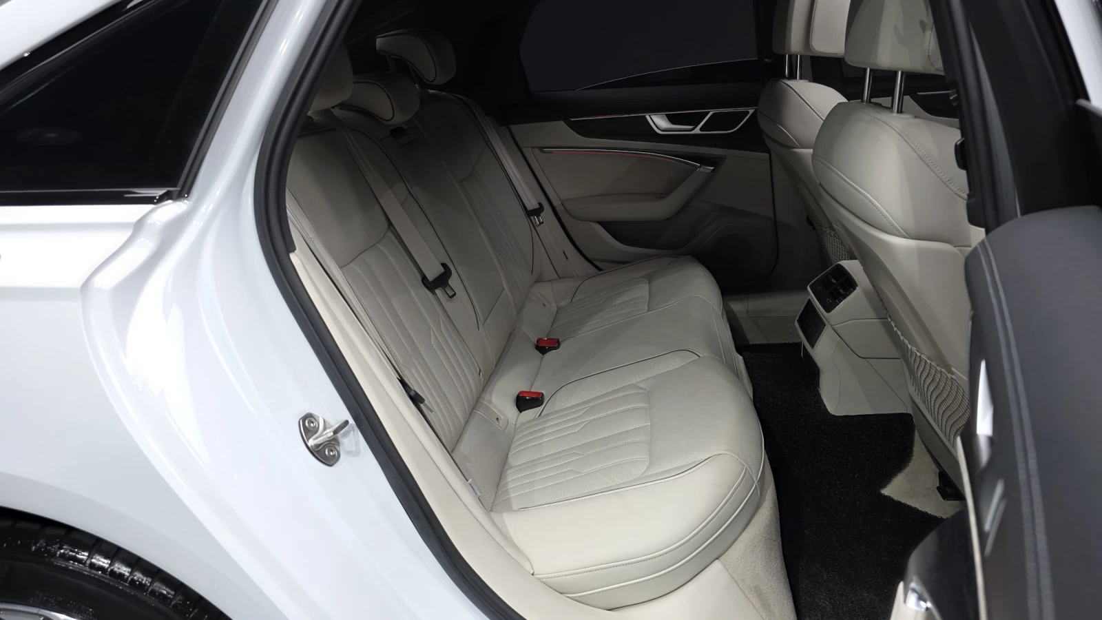 Audi A6 A6 45 TFSI Quattro Premium, снимка 12 - Автомобили и джипове - 55591623