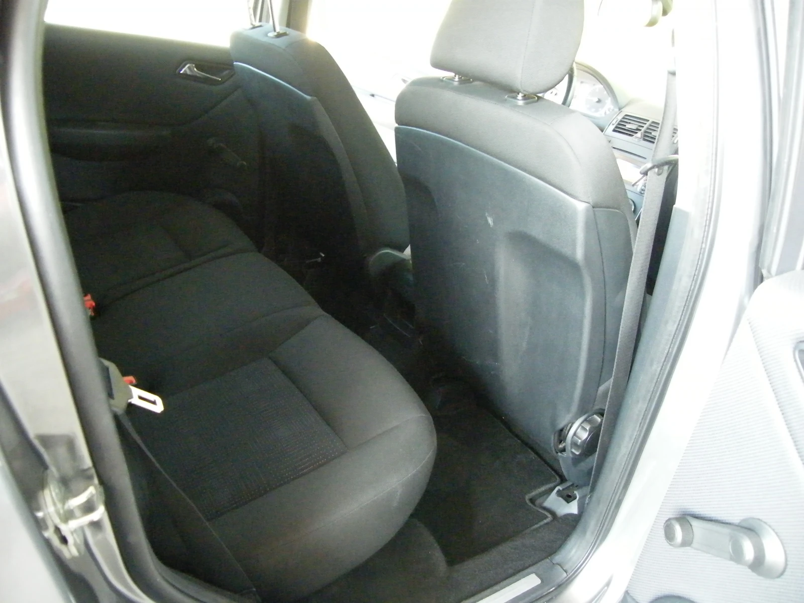 Mercedes-Benz A 180 2.0CDI, снимка 14 - Автомобили и джипове - 55698546