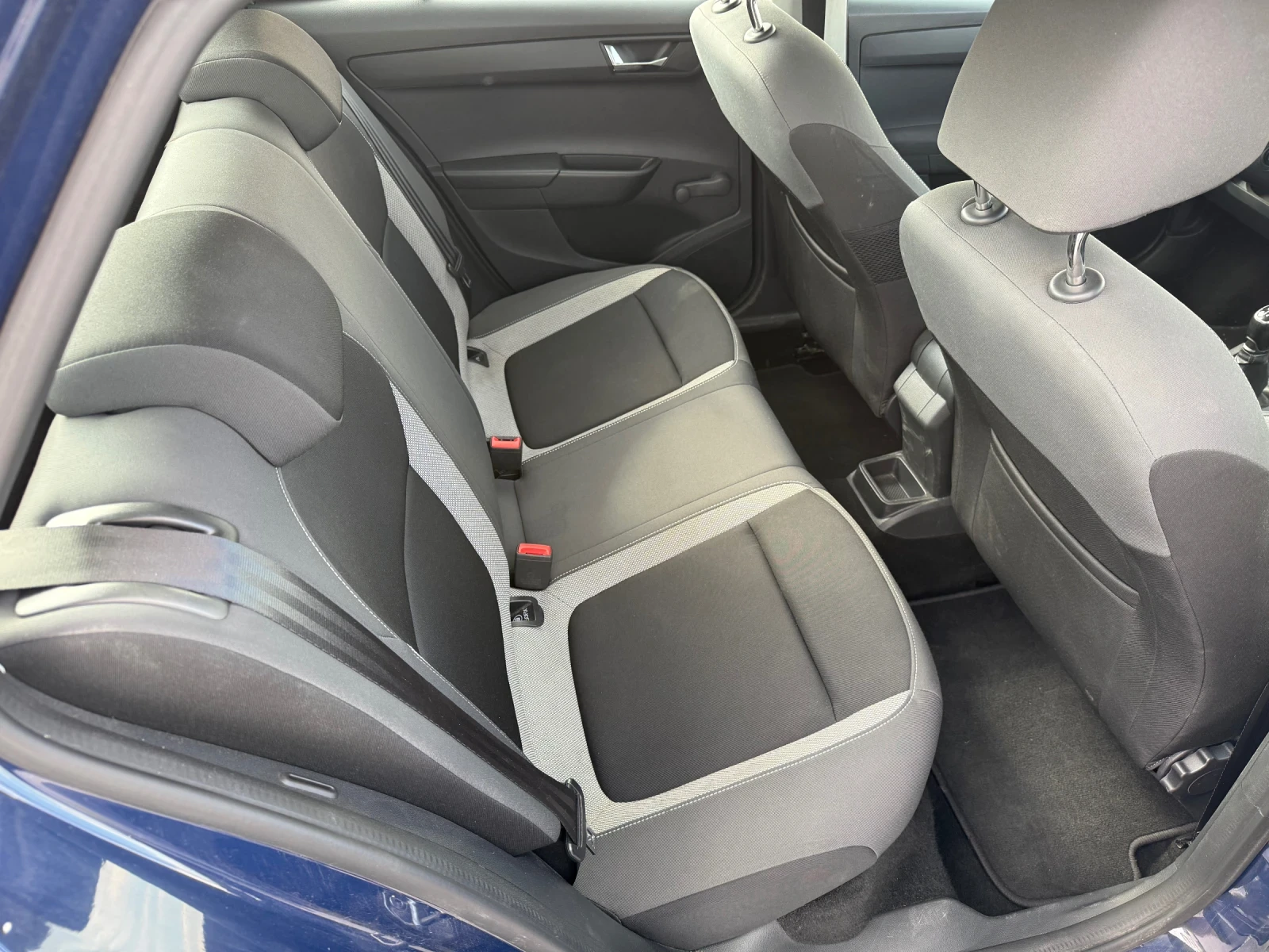Skoda Fabia, снимка 5 - Автомобили и джипове - 55956692