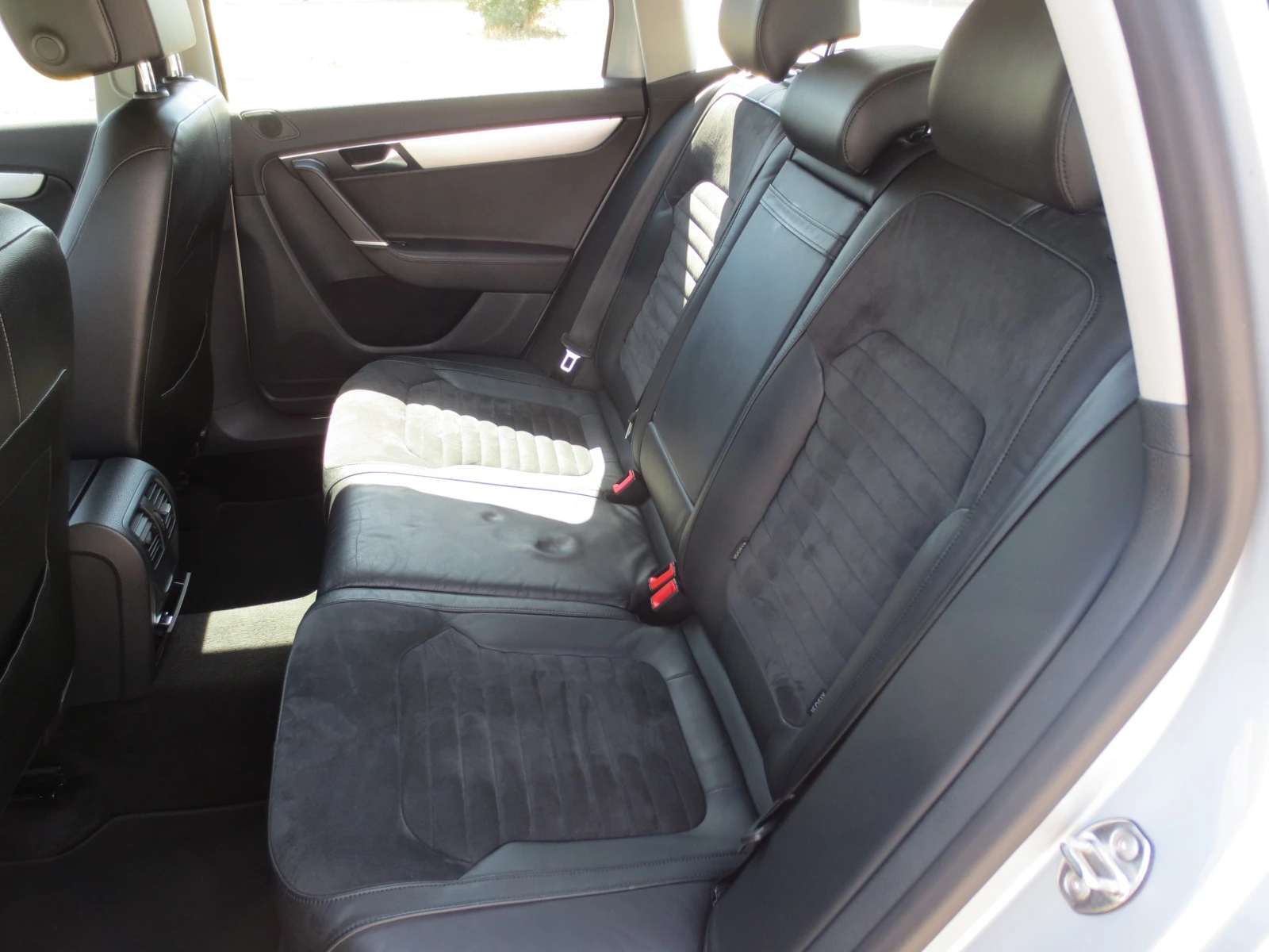 VW Passat 2.0 TDI , снимка 12 - Автомобили и джипове - 55898720
