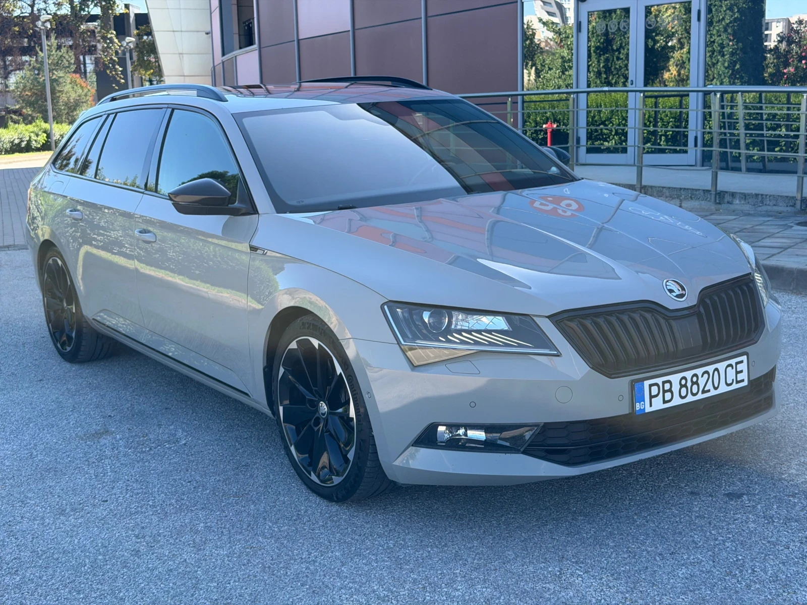 Skoda Superb 2.0TSI Sportline 4x4 FULL Nardo Grey, снимка 3 - Автомобили и джипове - 56202156