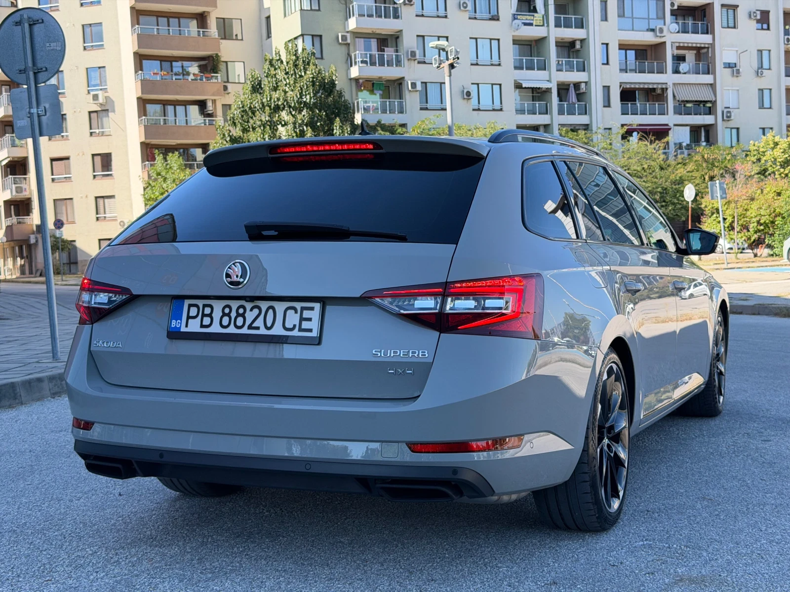 Skoda Superb 2.0TSI Sportline 4x4 FULL Nardo Grey, снимка 4 - Автомобили и джипове - 56202156