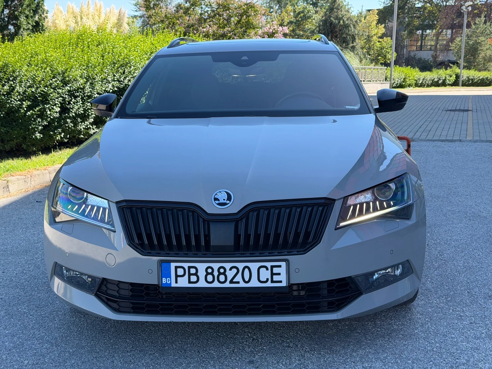 Skoda Superb 2.0TSI Sportline 4x4 FULL Nardo Grey, снимка 2 - Автомобили и джипове - 56202156