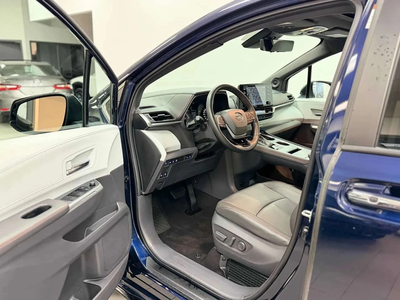 Toyota Sienna | Mobile.bg � ����������� 5