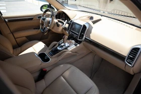 Porsche Cayenne 3.6 AWD* BOSE* PANORAMA* ПОДГРЕВ* КАМЕРА* CARPLAY*, снимка 12