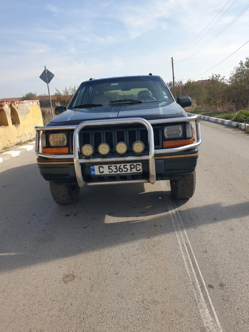 Jeep Grand cherokee 5.2 V8 газ бензин, снимка 2 - Автомобили и джипове - 47895981