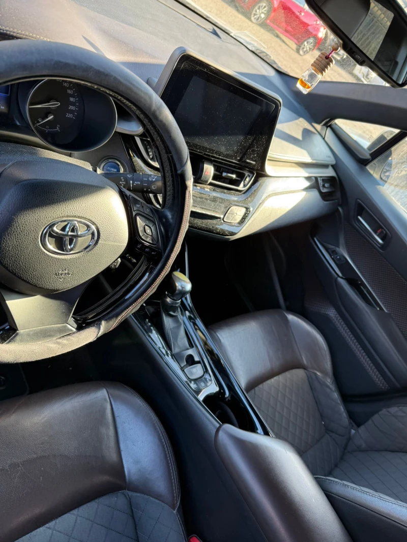 Toyota C-HR 1.8 HYBRID, снимка 2 - Автомобили и джипове - 48779757