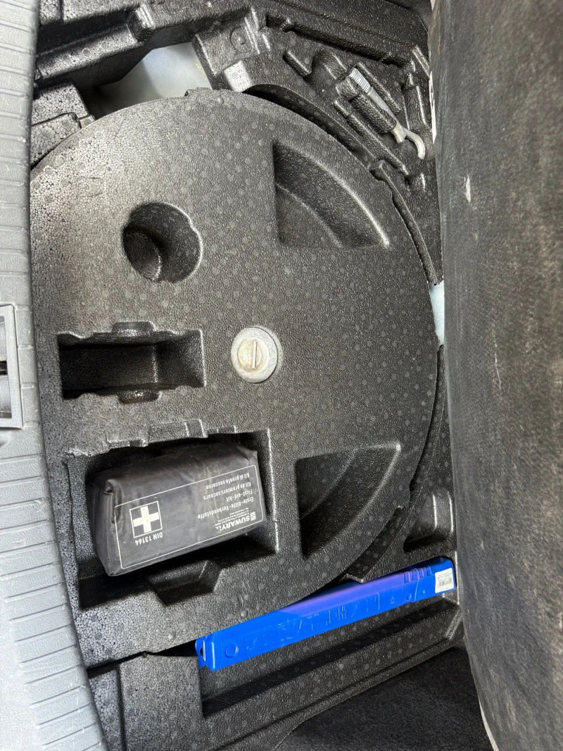 Nissan Qashqai 2.0 i swiss, снимка 11 - Автомобили и джипове - 52682922