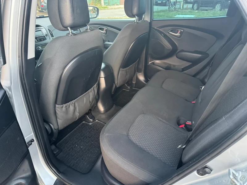 Hyundai IX35 2.0 Бензин 4х4, снимка 11 - Автомобили и джипове - 52172460