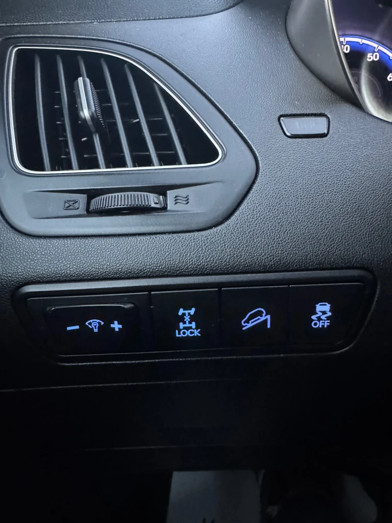 Hyundai IX35 2.0 Бензин 4х4, снимка 16 - Автомобили и джипове - 52172460