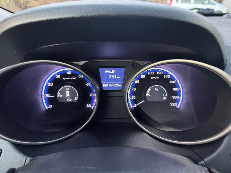 Hyundai IX35 2.0 Бензин 4х4, снимка 15 - Автомобили и джипове - 52172460