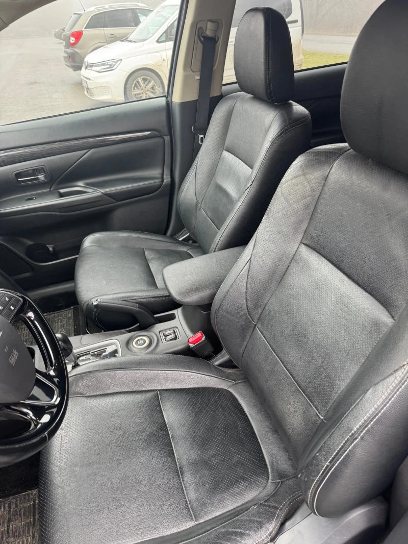 Mitsubishi Outlander, снимка 6 - Автомобили и джипове - 53411141