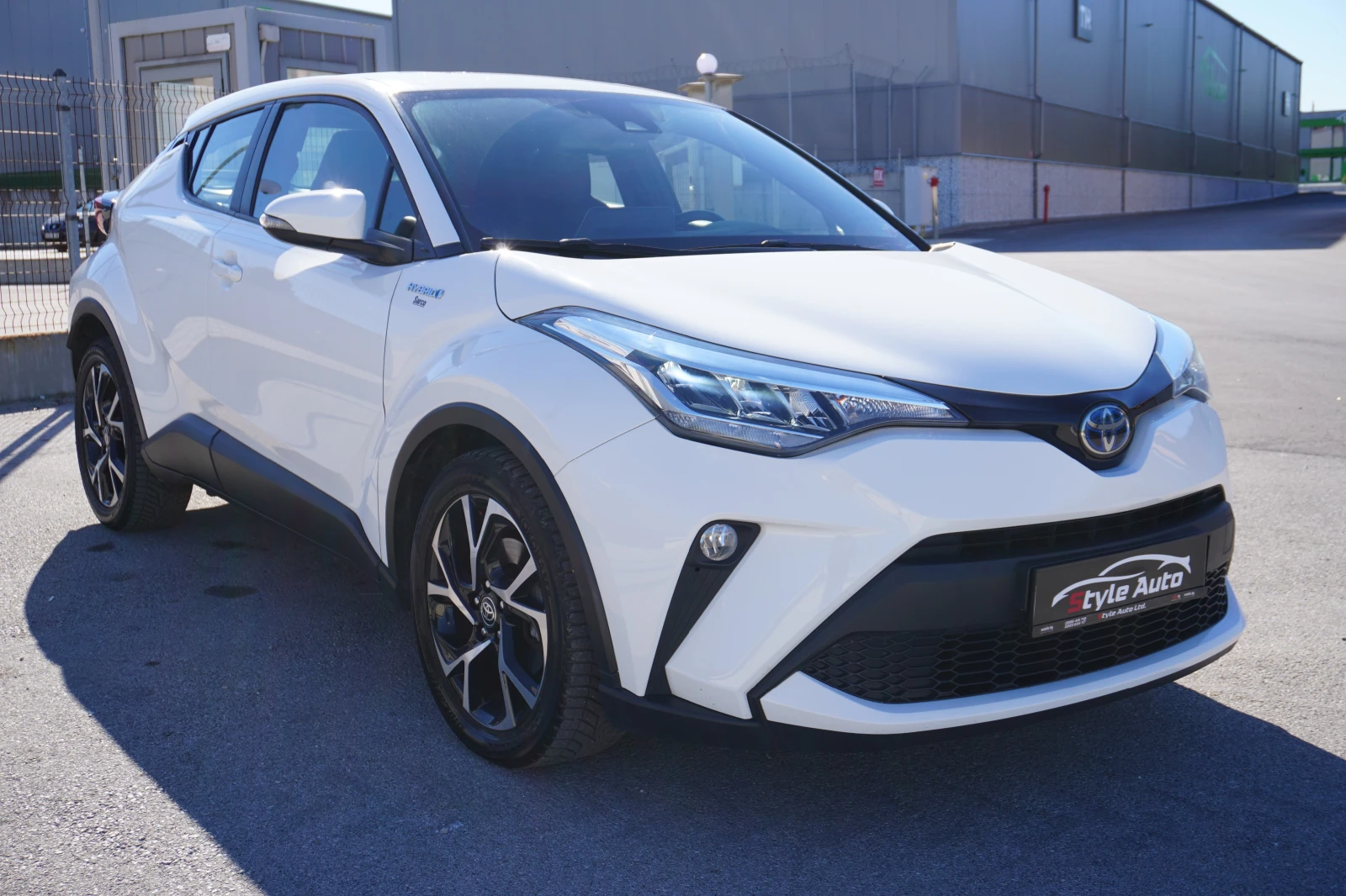 Toyota C-HR 1.8 HYBRID/FACELIFT/CARPLAY* ГАРАНЦИЯ* СЕРВИЗНА ИС - изображение 7