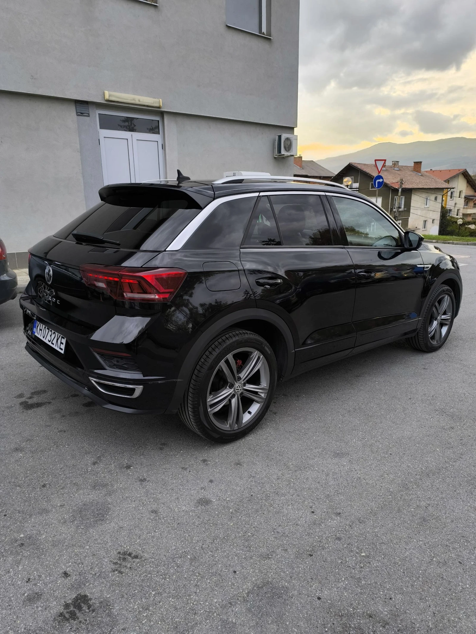 VW T-Roc Volkswagen T-roc R line - изображение 10