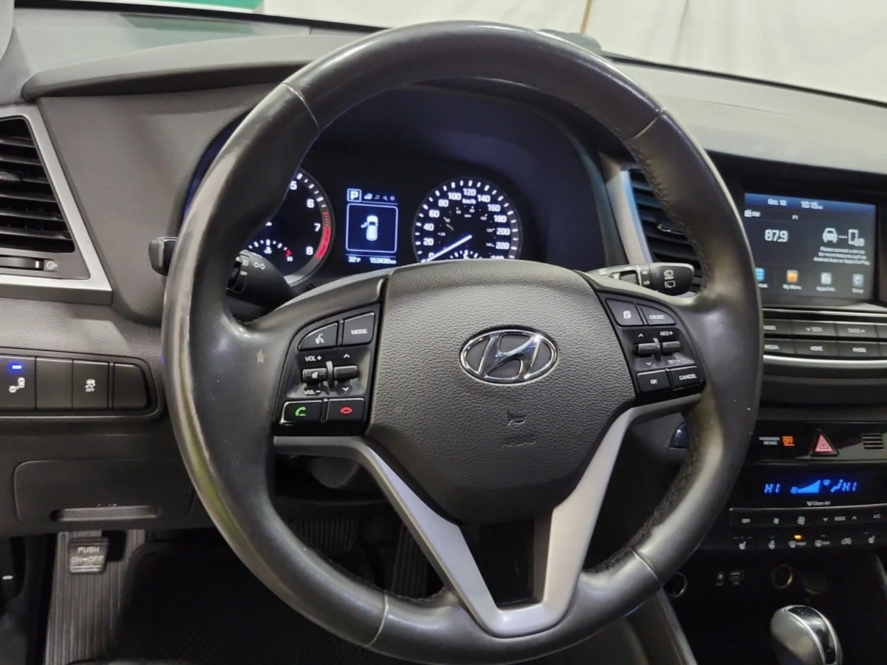 Hyundai Tucson * АВТО КРЕДИТ* ЦЕНА ДО БГ * СЕРВИЗНА ИСТОРИЯ *  - изображение 10