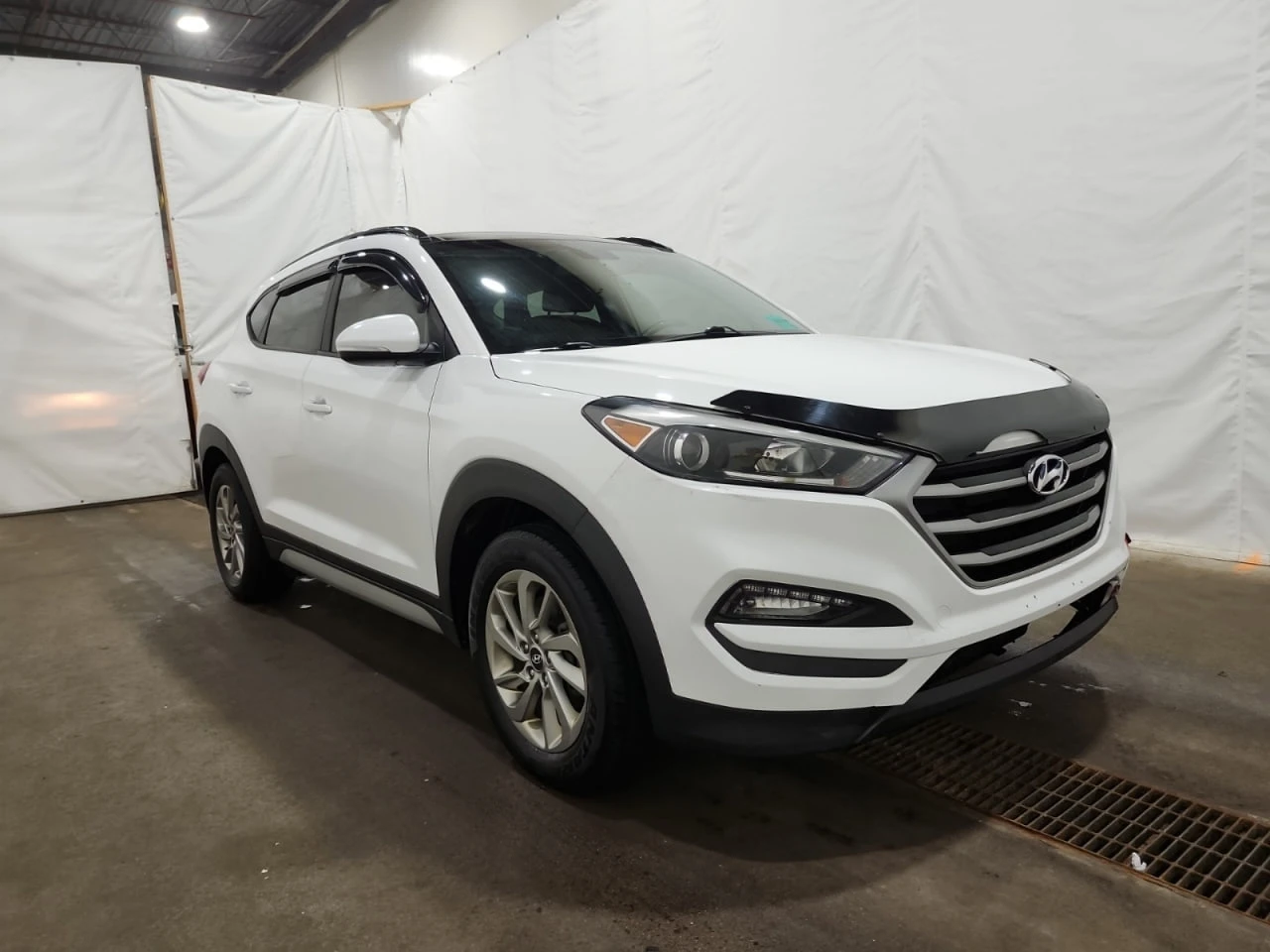 Hyundai Tucson * АВТО КРЕДИТ* ЦЕНА ДО БГ * СЕРВИЗНА ИСТОРИЯ *  - изображение 2