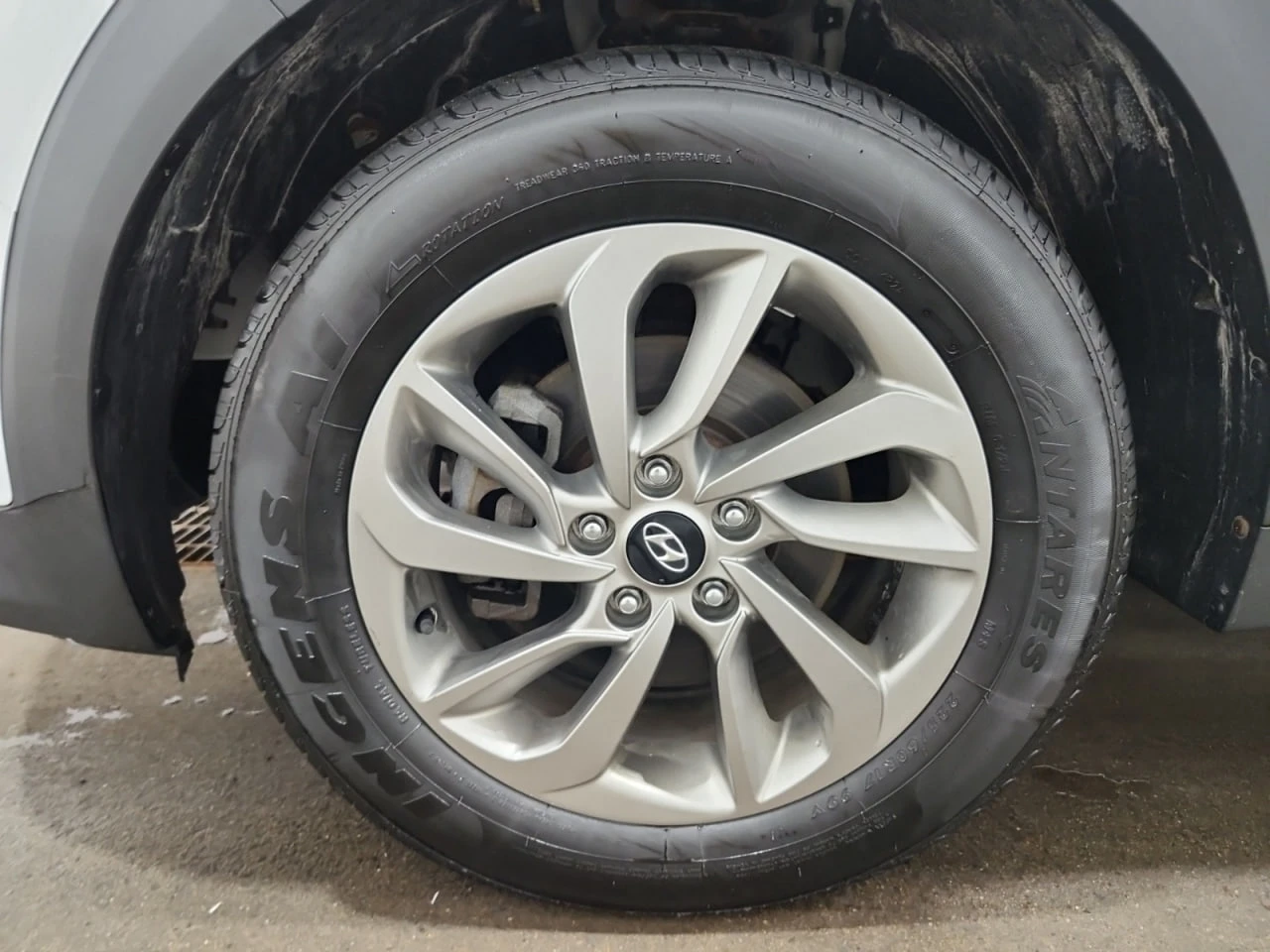 Hyundai Tucson * АВТО КРЕДИТ* ЦЕНА ДО БГ * СЕРВИЗНА ИСТОРИЯ *  - изображение 6