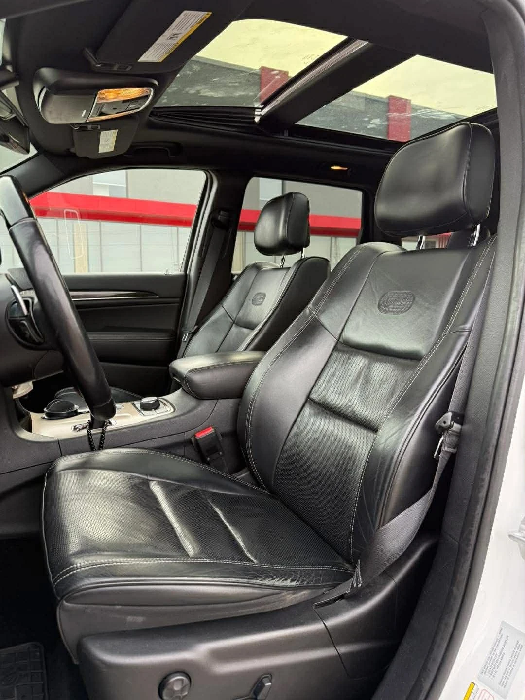 Jeep Grand cherokee ГАЗ / ОБСЛУЖЕН , снимка 2 - Автомобили и джипове - 53778039