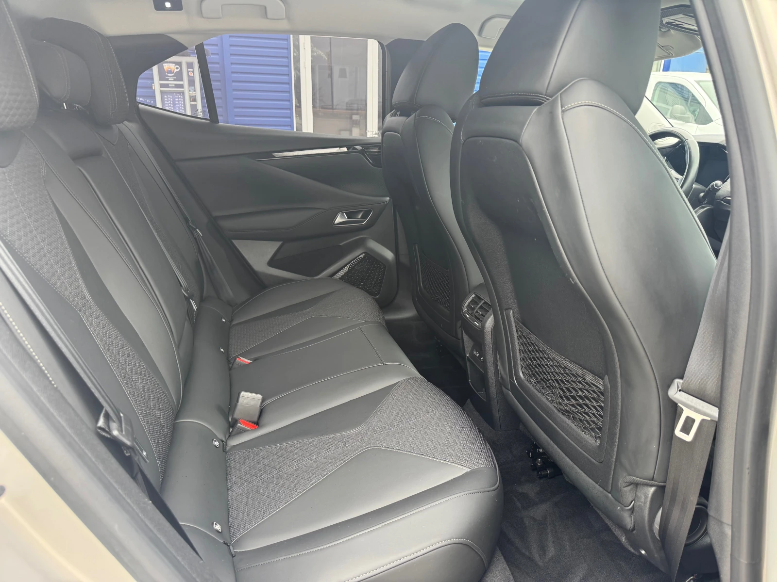 DS DS 4 Crossback 1.5 Blue-HDI Trocadero, снимка 13 - Автомобили и джипове - 53946525