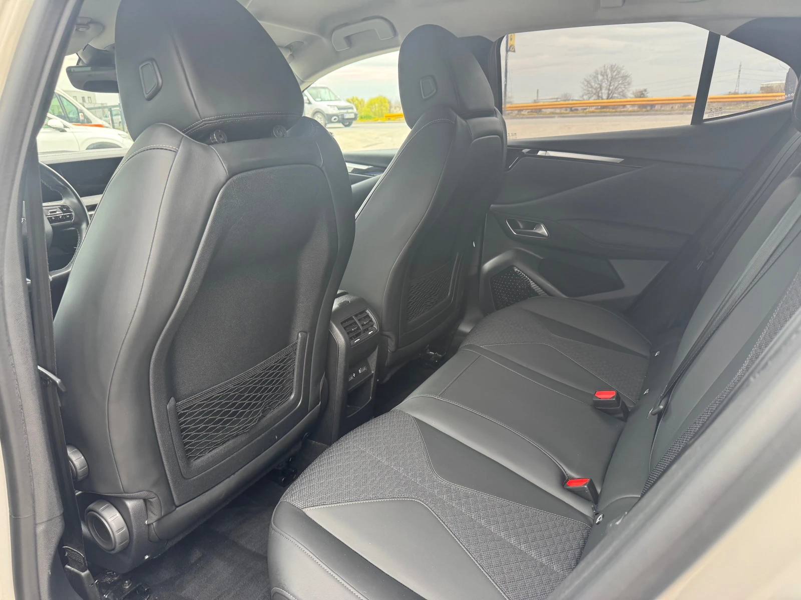 DS DS 4 Crossback 1.5 Blue-HDI Trocadero, снимка 14 - Автомобили и джипове - 53946525