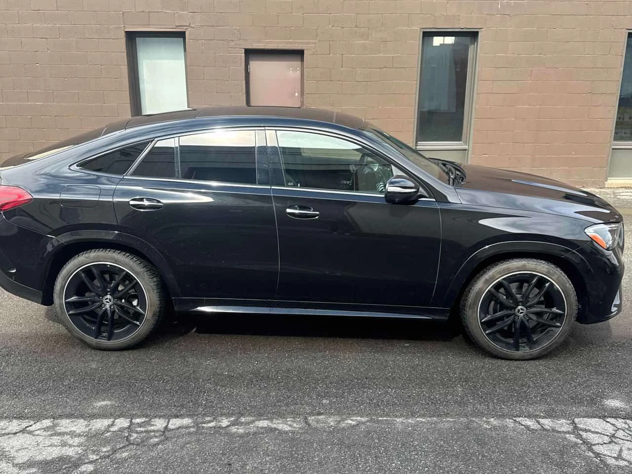 Mercedes-Benz GLE * 450 * 2 КЛЮЧА* PANO* KEYLESS* ПОДГРЕВ* , снимка 3 - Автомобили и джипове - 54068136