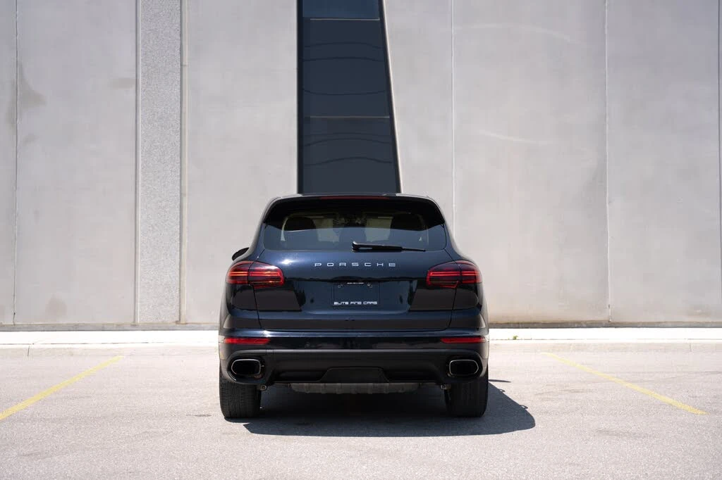 Porsche Cayenne 3.6 AWD* BOSE* PANORAMA* ПОДГРЕВ* КАМЕРА* CARPLAY*, снимка 4 - Автомобили и джипове - 55434493