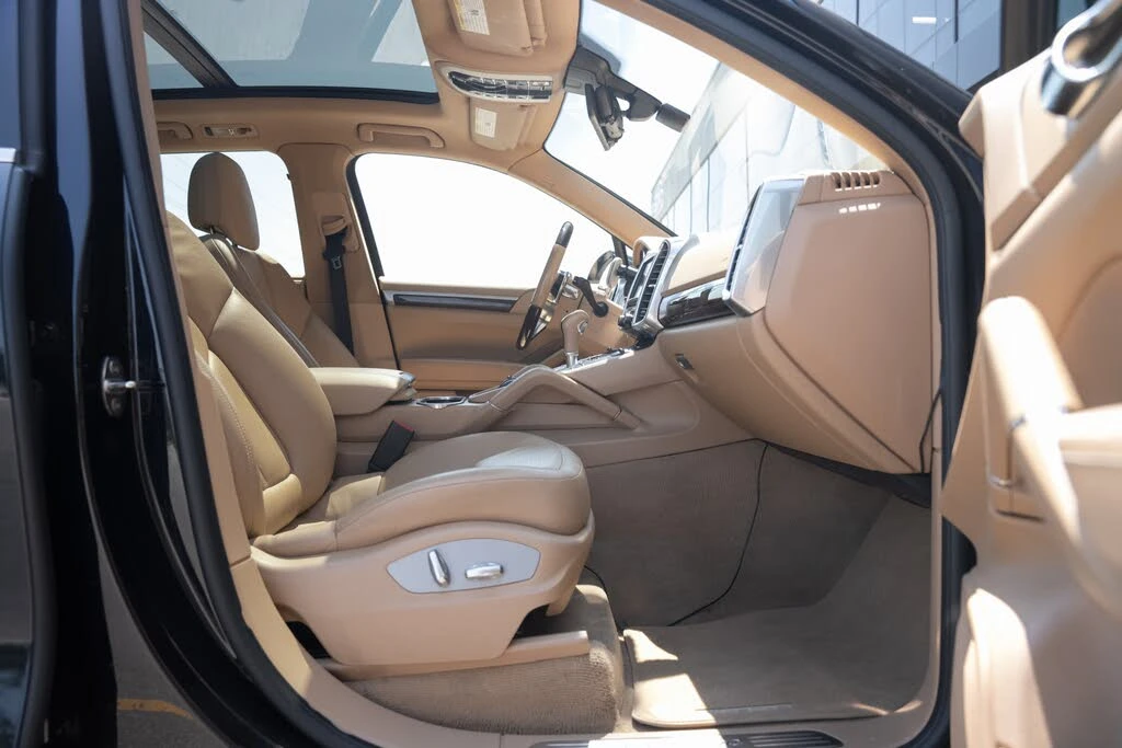 Porsche Cayenne 3.6 AWD* BOSE* PANORAMA* ПОДГРЕВ* КАМЕРА* CARPLAY*, снимка 11 - Автомобили и джипове - 55434493