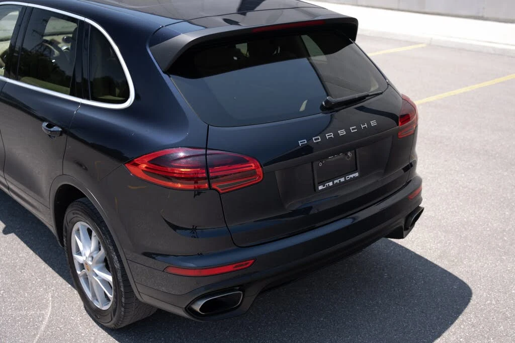Porsche Cayenne 3.6 AWD* BOSE* PANORAMA* ПОДГРЕВ* КАМЕРА* CARPLAY*, снимка 3 - Автомобили и джипове - 55434493