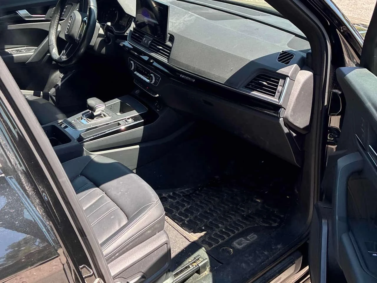 Audi Q5 Komfort / DISTRONIC / CARFAX / АВТОКРЕДИТ, снимка 15 - Автомобили и джипове - 55670841
