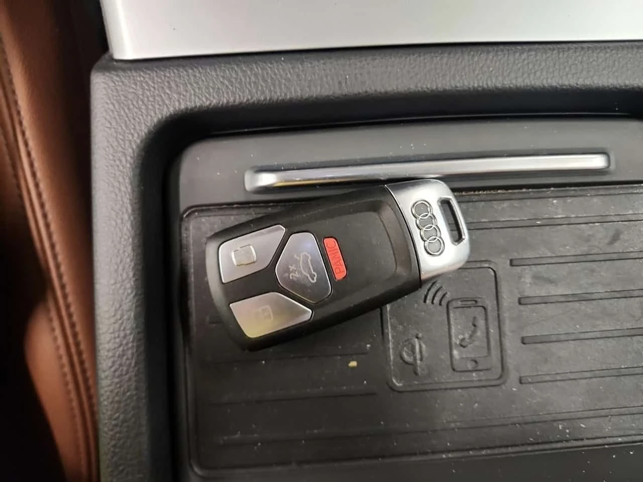 Audi Q5 * KOMFORT * CARFAX * , снимка 8 - Автомобили и джипове - 55703746