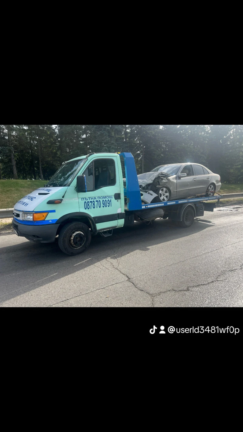 Iveco Daily Хидравлична падаща платформа, работеща лебедка, снимка 1 - Камиони - 47726518