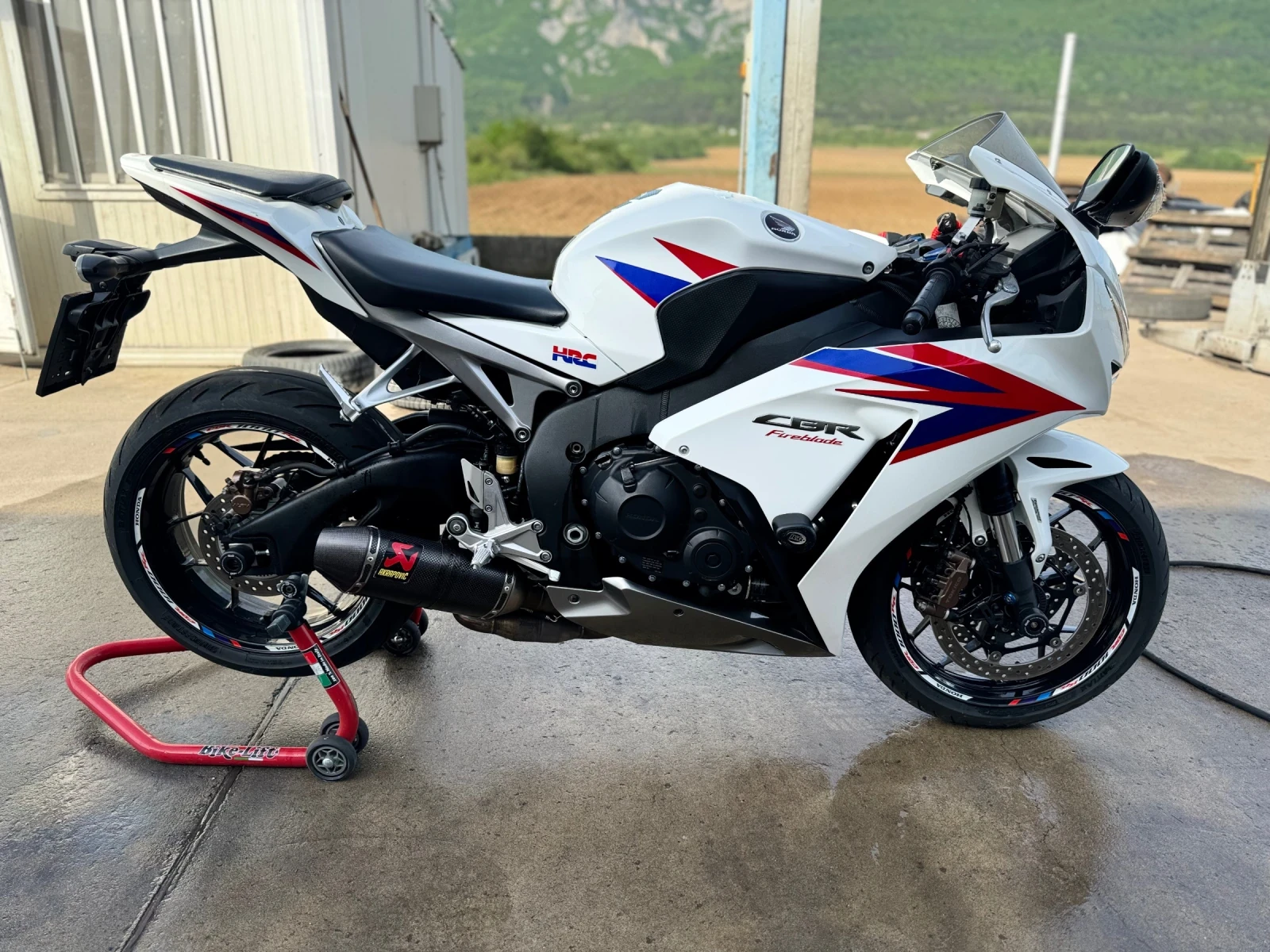 Honda Cbr 1000RR AKRAPOVIC, снимка 4 - Мотоциклети и мототехника - 55874016