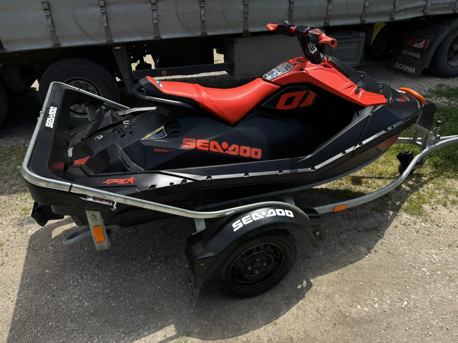 Джет Bombardier Sea Doo Spark Trixx 2up, снимка 3 - Воден транспорт - 54730557