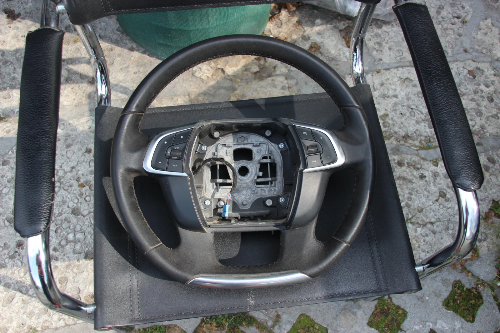    4  2013 .  | Mobile.bg   1