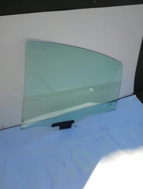 Стъкло задно ляво Пежо 607 04г.
